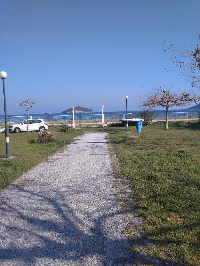 דירות Nea Iraklitsa Aegean Seabreeze מראה חיצוני תמונה